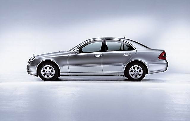 梅赛德斯-奔驰新E级轿车