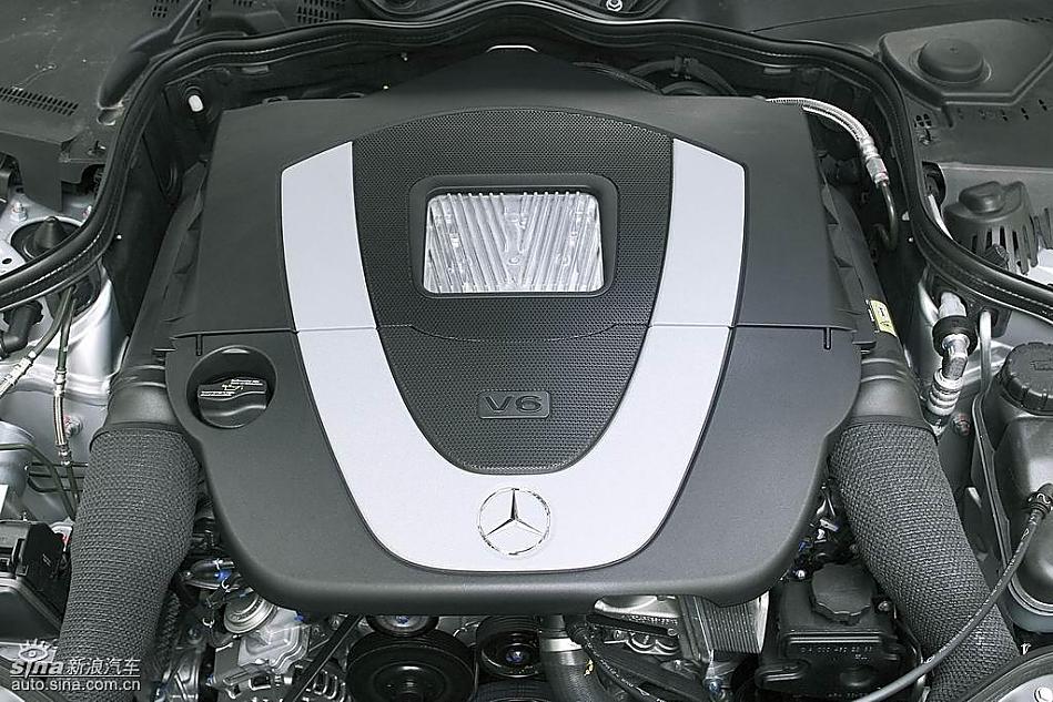 奔驰E230六缸2.5升发动机