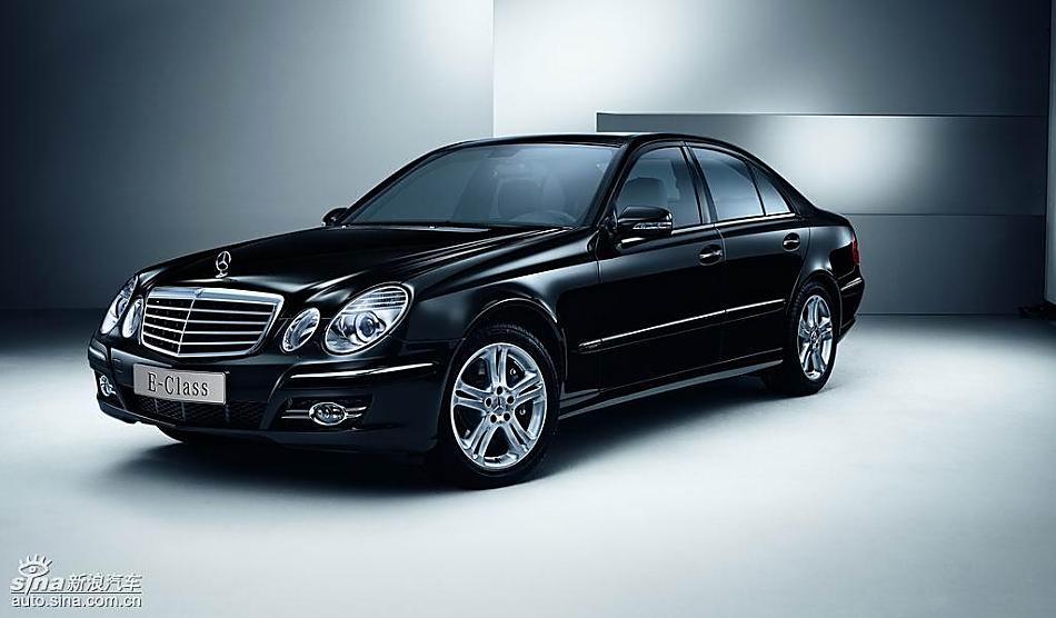 奔驰E230外观
