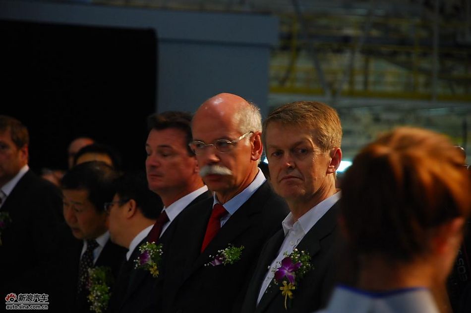 国产长轴距奔驰E级下线仪式现场图