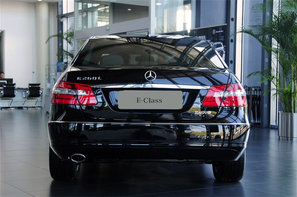 2013款奔驰E260L CGI优雅型