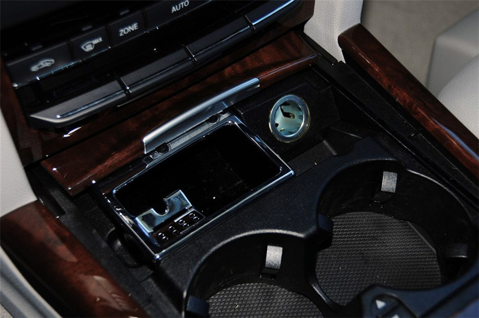 2013款奔驰E260L CGI优雅型