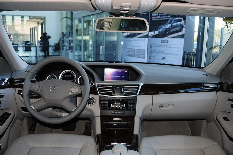 2013款奔驰E260L CGI优雅型