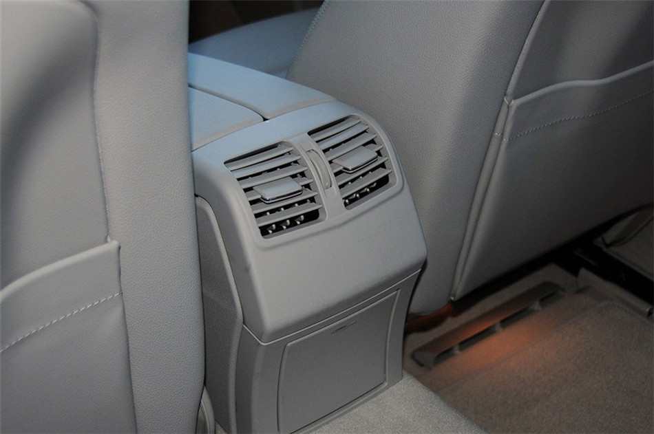 2013款奔驰E260L CGI优雅型