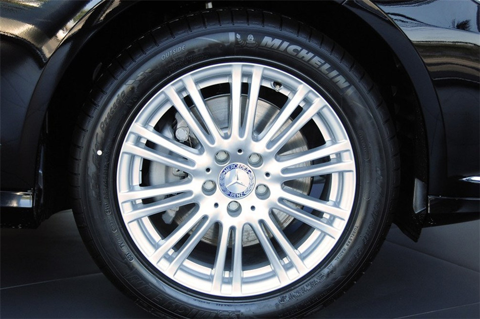 2013款奔驰E260L CGI优雅型