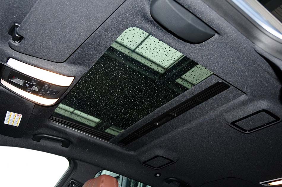 2014款 E260L AT 运动型 座椅空间