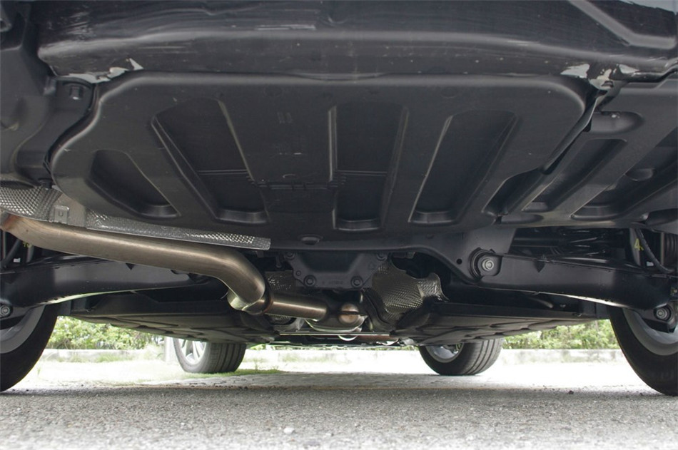 2014款 E260L AT 运动型 引擎底盘