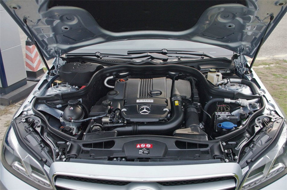 2014款 E260L AT 运动型 引擎底盘