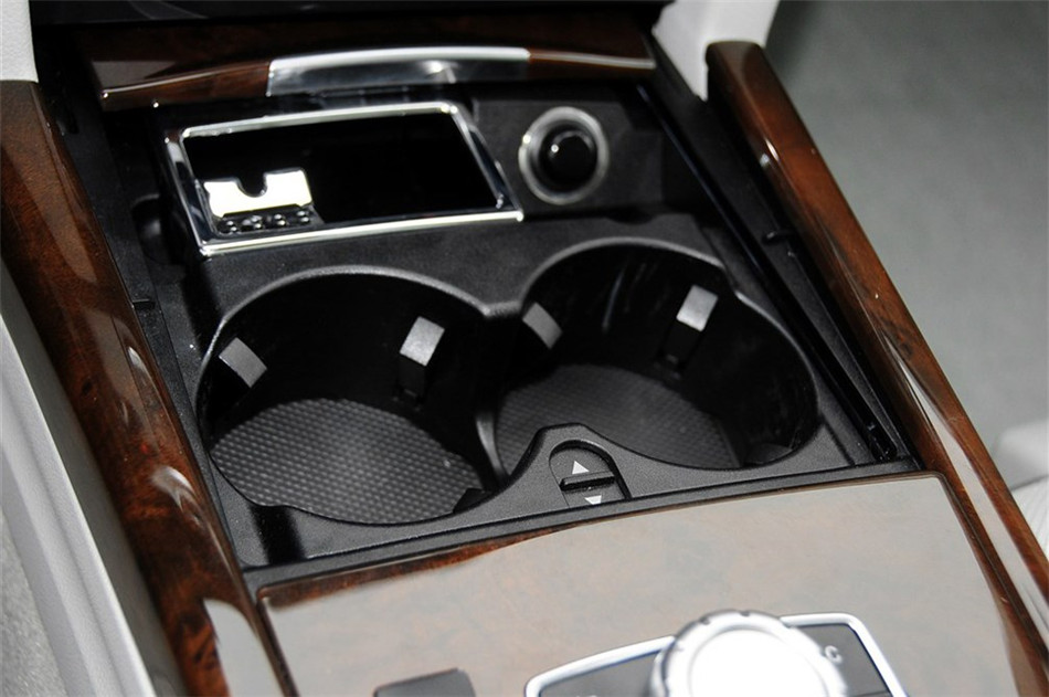 2015款 E 320 L 豪华型 4MATIC 内饰