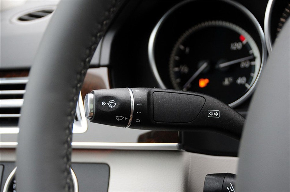 2015款 E 320 L 豪华型 4MATIC 内饰