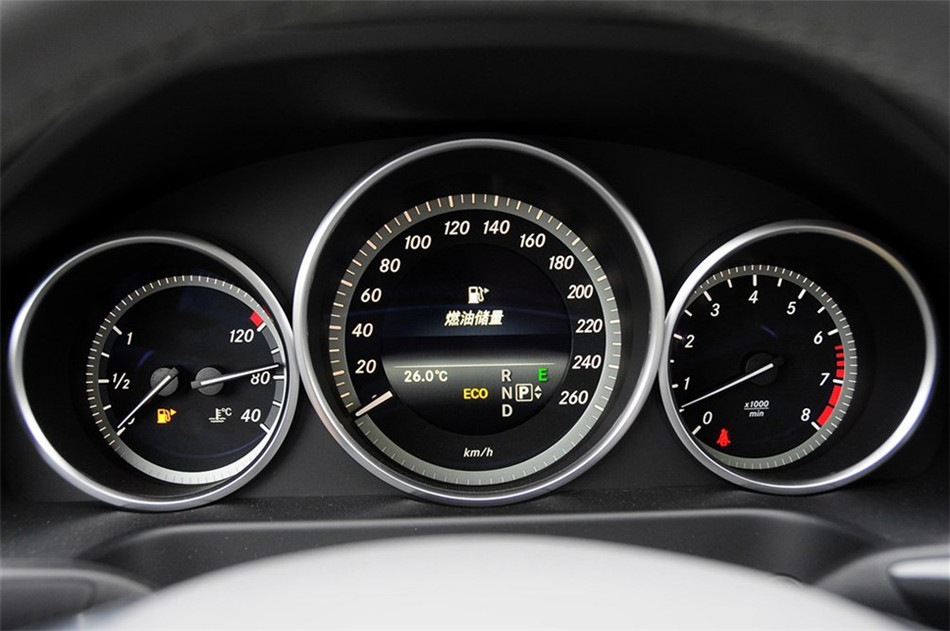2015款 E 320 L 豪华型 4MATIC 内饰