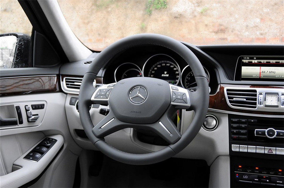 2015款 E 320 L 豪华型 4MATIC 内饰