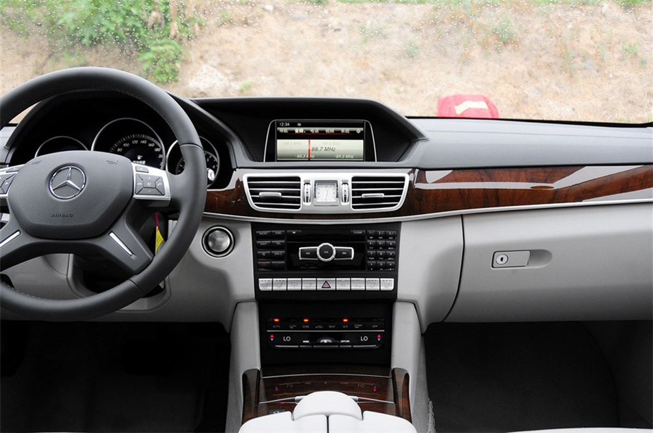 2015款 E 320 L 豪华型 4MATIC 内饰