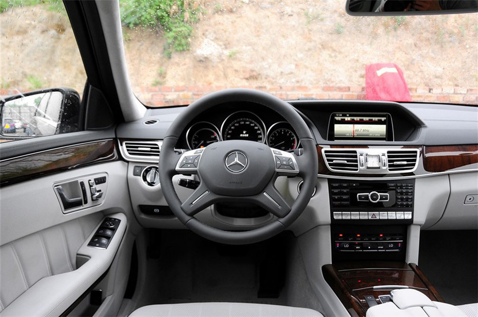 2015款 E 320 L 豪华型 4MATIC 内饰