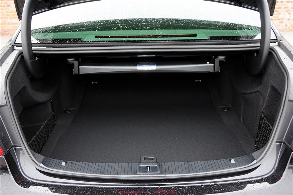 2015款 E 320 L 豪华型 4MATIC 座椅空间