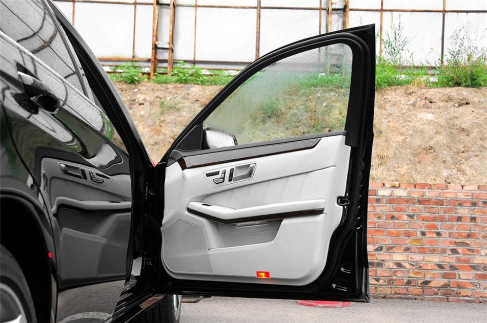 2015款 E 320 L 豪华型 4MATIC 座椅空间