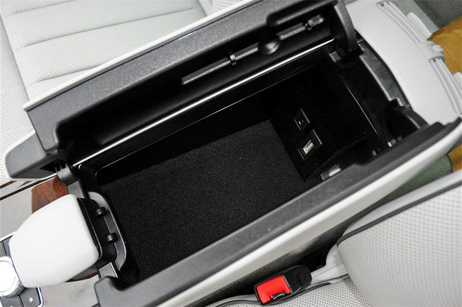 2015款 E 320 L 豪华型 4MATIC 座椅空间