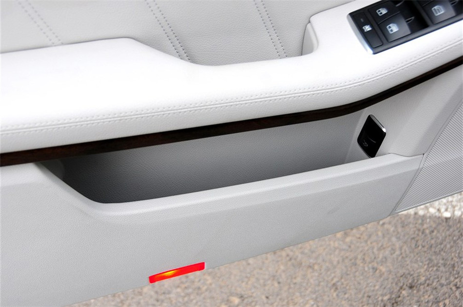 2015款 E 320 L 豪华型 4MATIC 座椅空间