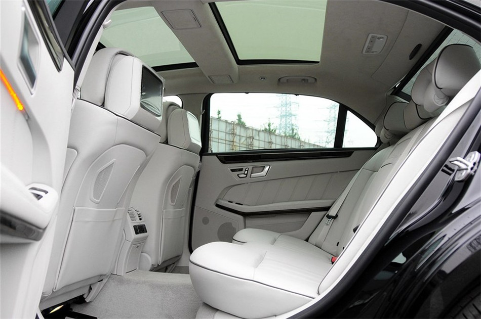 2015款 E 320 L 豪华型 4MATIC 座椅空间