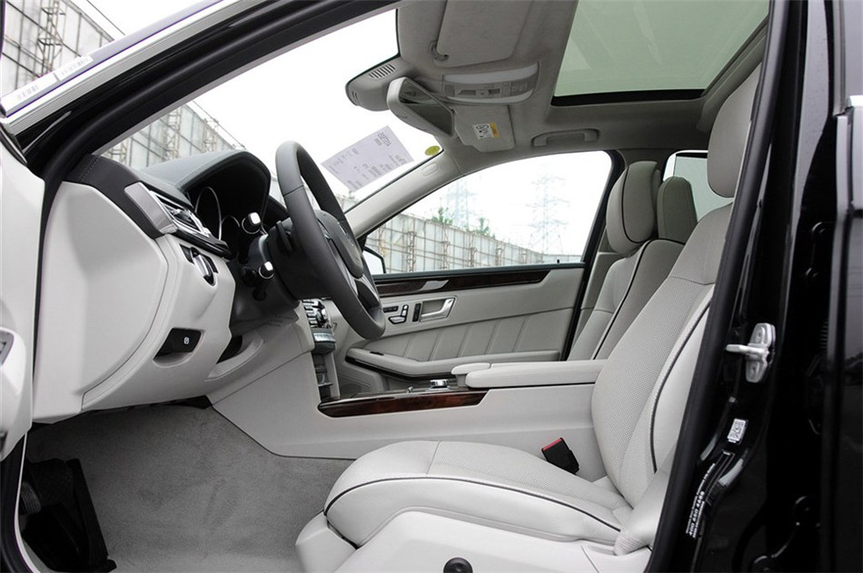 2015款 E 320 L 豪华型 4MATIC 座椅空间