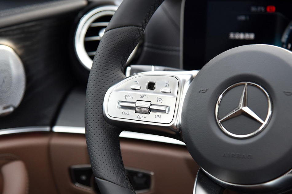 2019款 E 300 L 运动豪华型 内饰