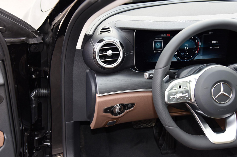 2019款 E 300 L 运动豪华型 内饰