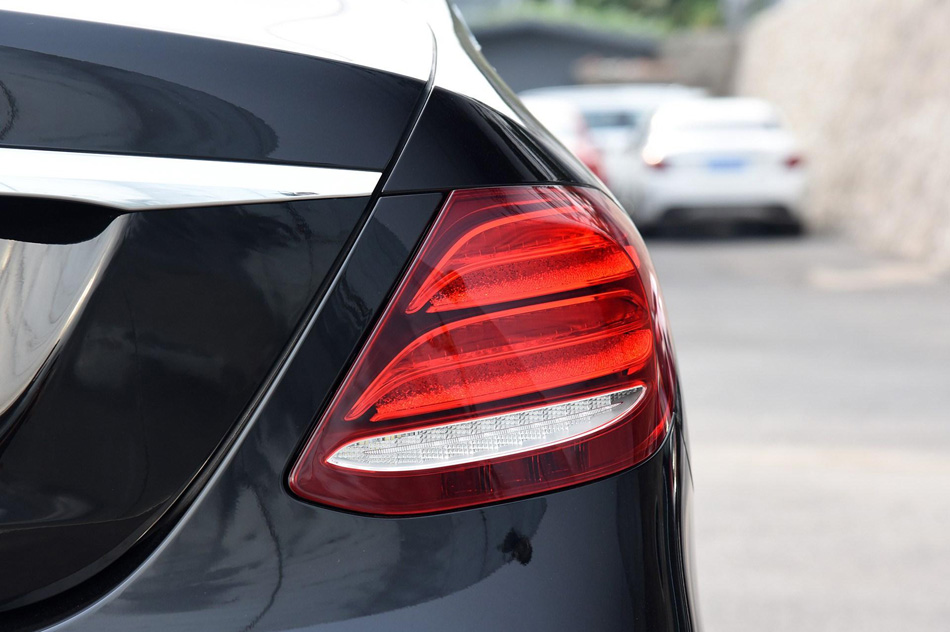2019款 E 300 L 运动豪华型 细节
