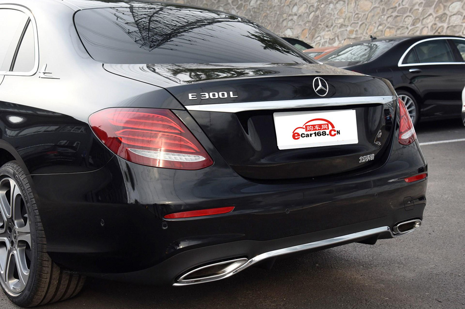 2019款 E 300 L 运动豪华型 细节