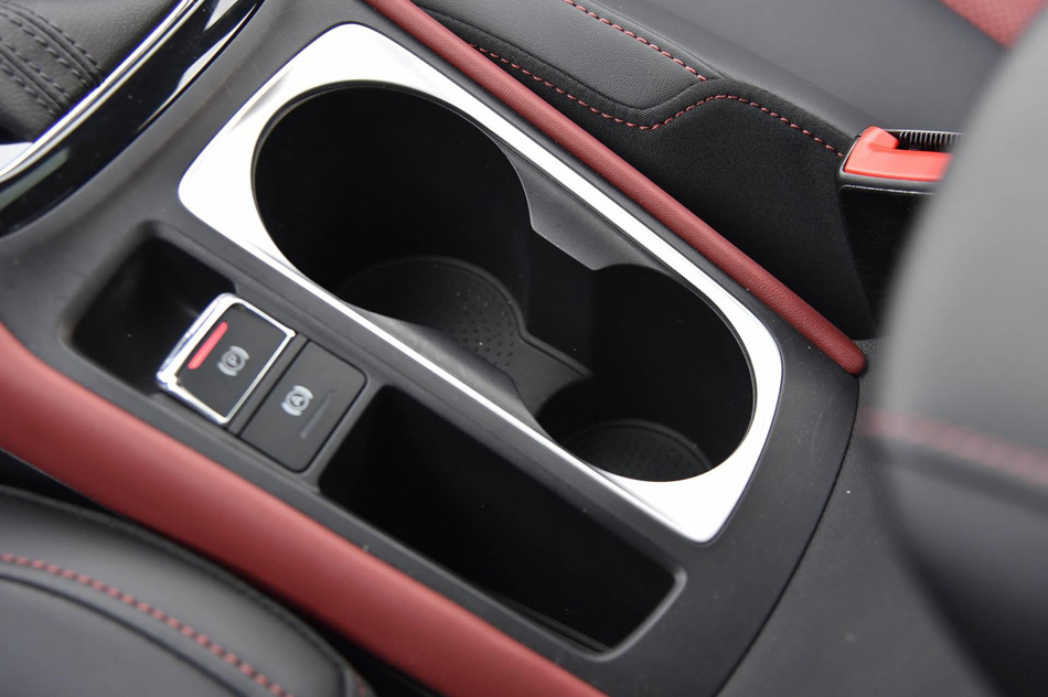 2019款 20T 自动智联网超能智尊版 内饰