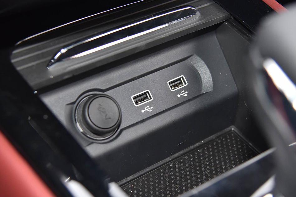 2019款 20T 自动智联网超能智尊版 内饰