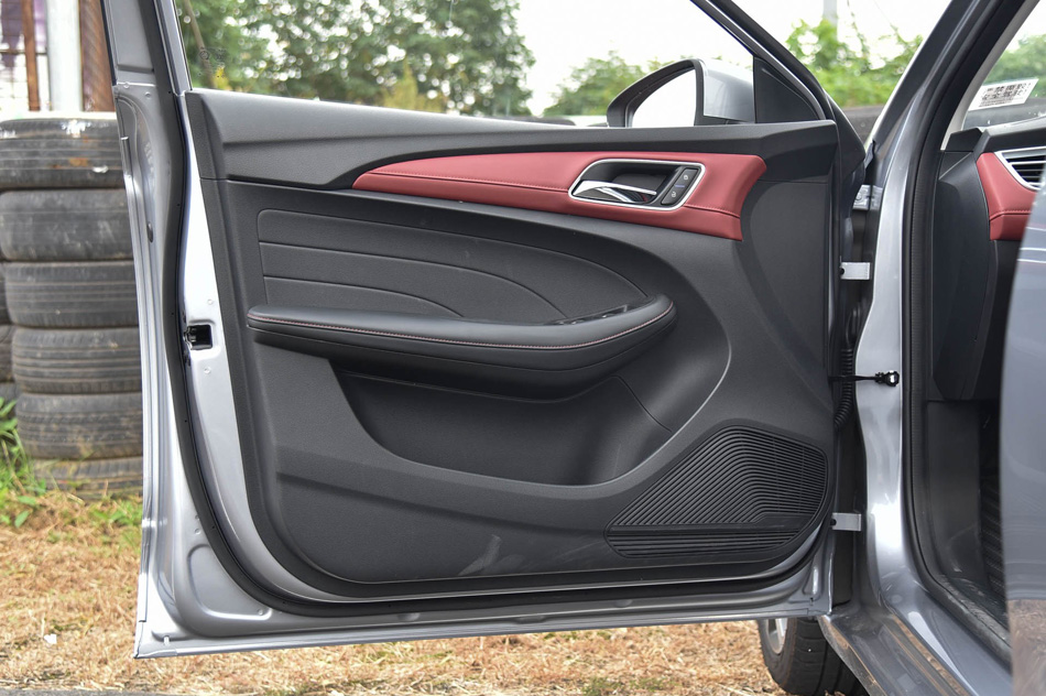 2019款 20T 自动智联网超能智尊版 座椅空间