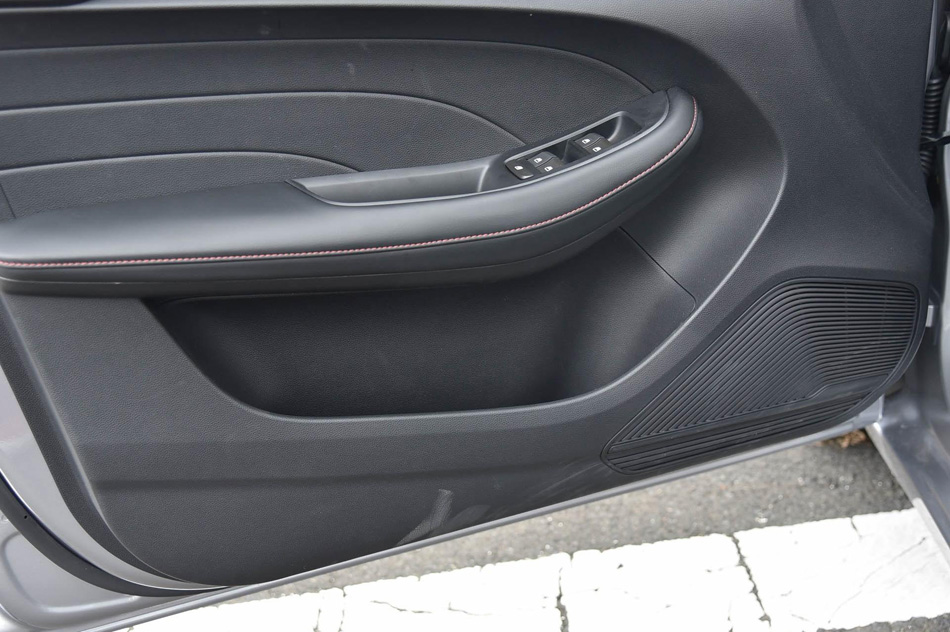 2019款 20T 自动智联网超能智尊版 座椅空间