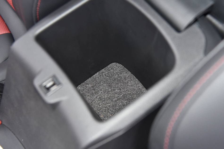 2019款 20T 自动智联网超能智尊版 座椅空间