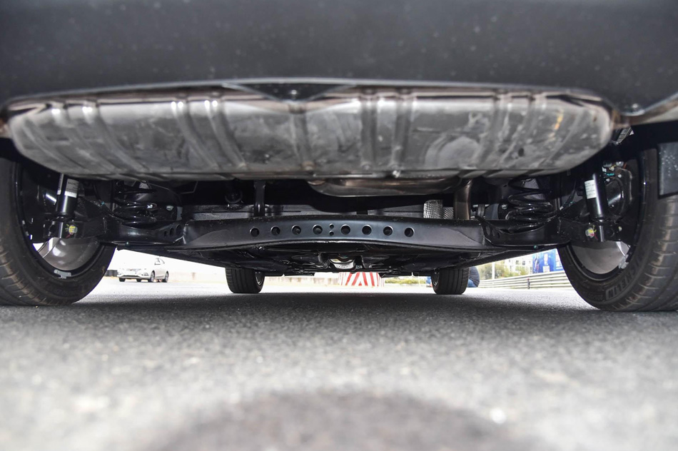 2019款 20T 自动智联网超能智尊版 引擎底盘