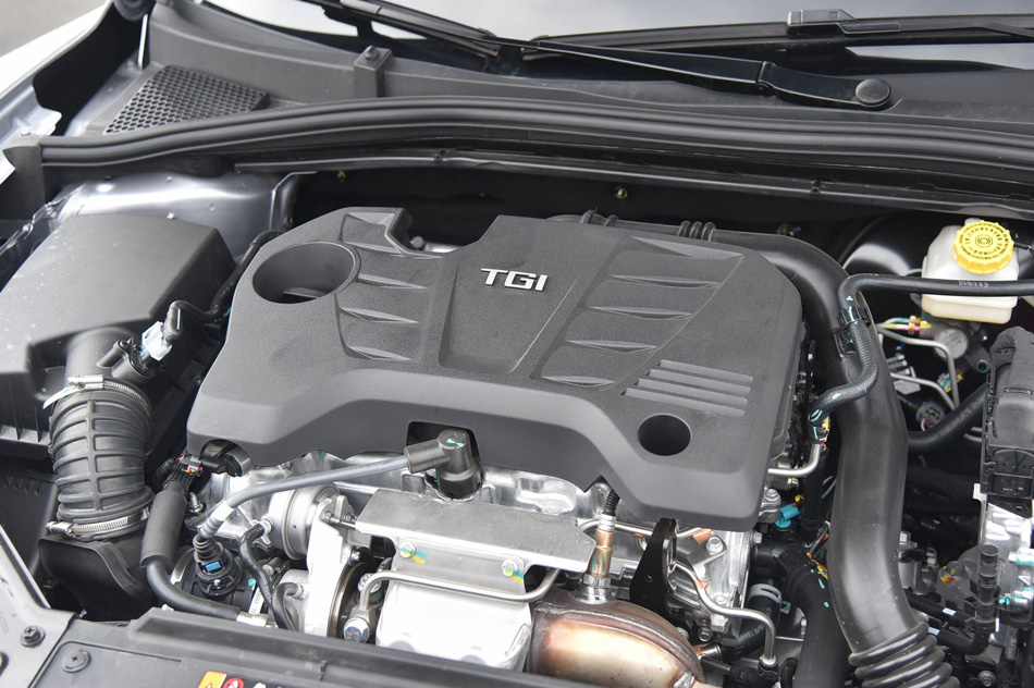 2019款 20T 自动智联网超能智尊版 引擎底盘