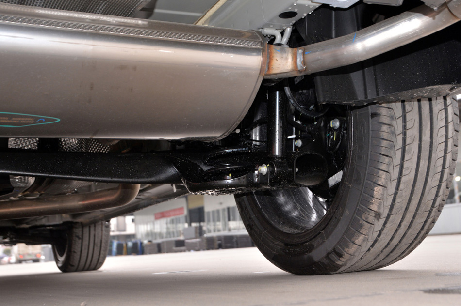 2021款 蓝鲸NE 1.4T DCT尊贵型 引擎底盘