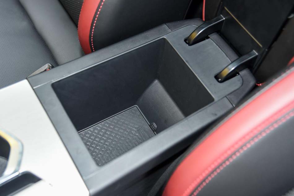 2019款 运动款 260T DCT Battle 座椅空间