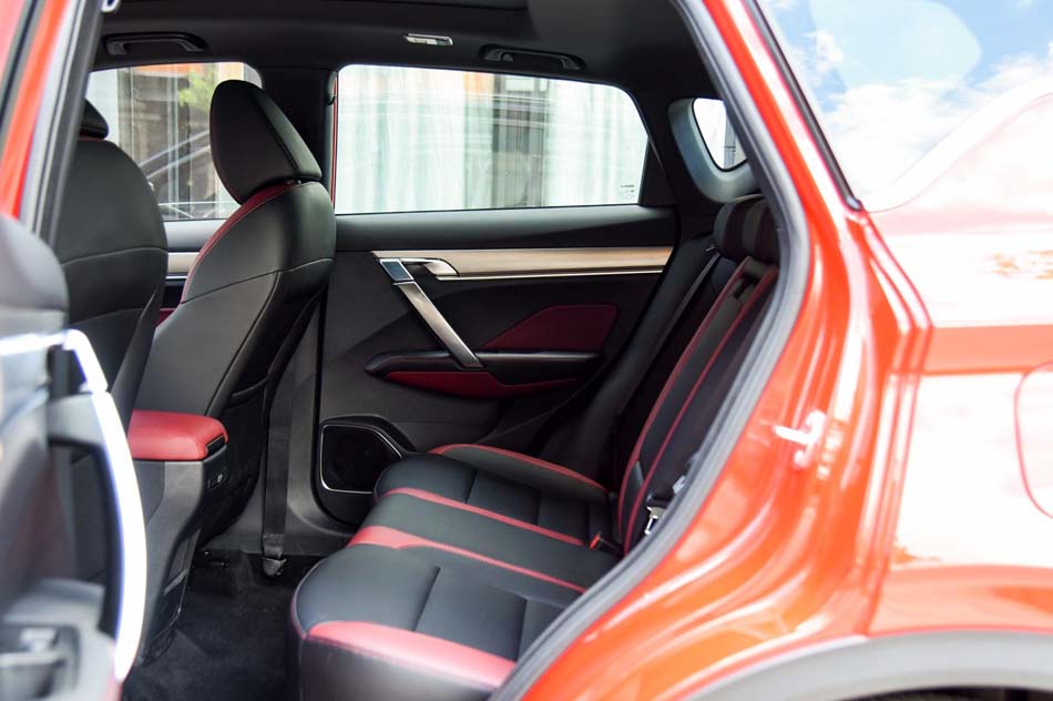 2019款 运动款 260T DCT Battle 座椅空间