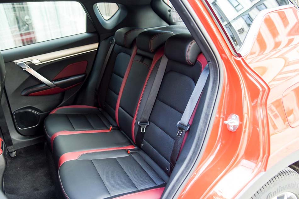 2019款 运动款 260T DCT Battle 座椅空间