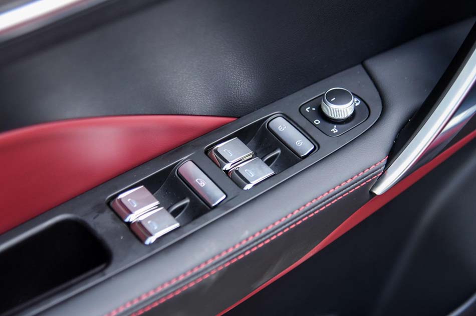 2019款 运动款 260T DCT Battle 座椅空间