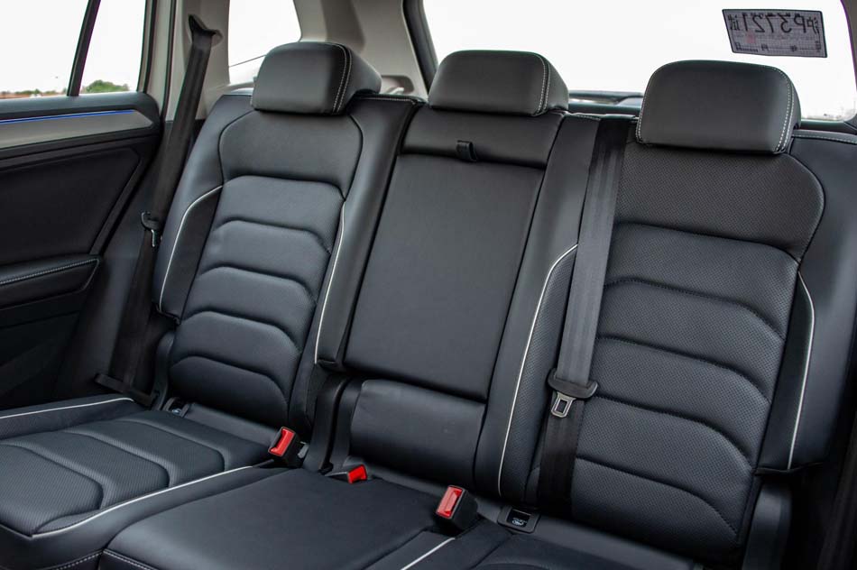 2019款 430PHEV 混动旗舰版 座椅空间