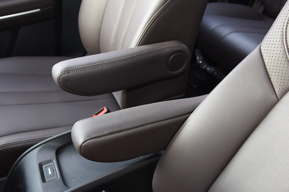 2019款 270T 自动尊享版 7座 座椅空间