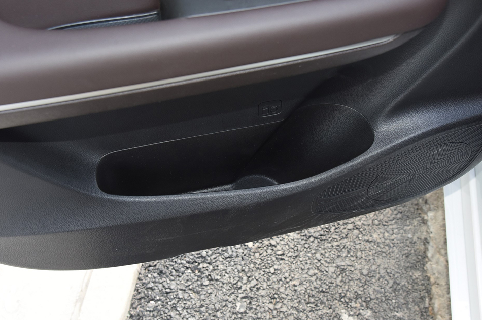 2019款 270T 自动尊享版 7座 座椅空间