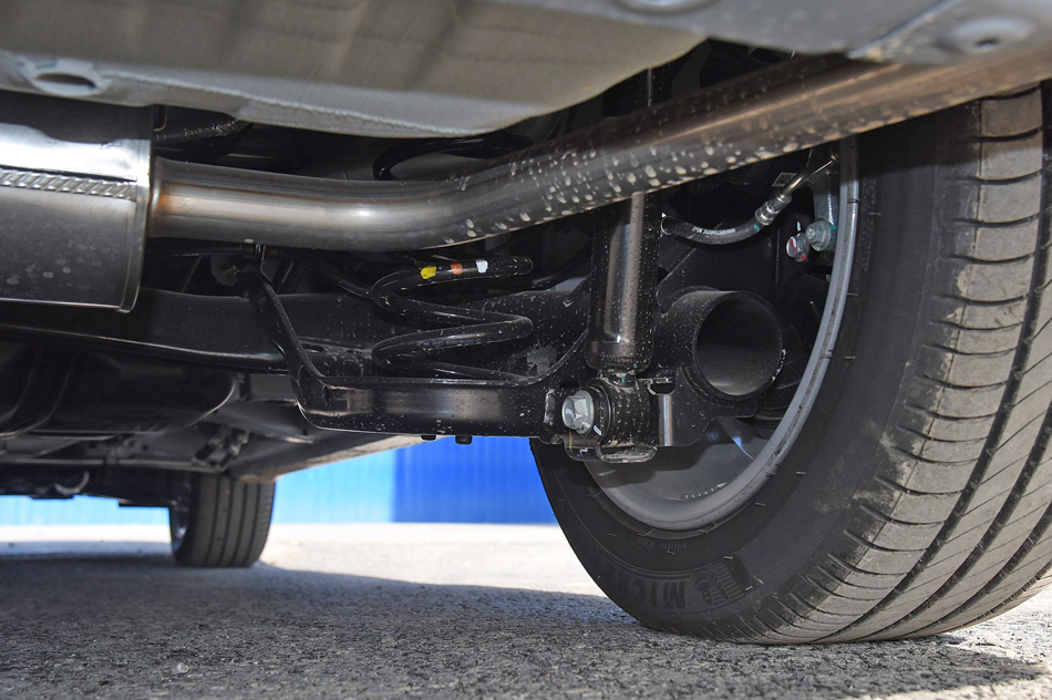 2019款 270T 自动尊享版 7座 引擎底盘