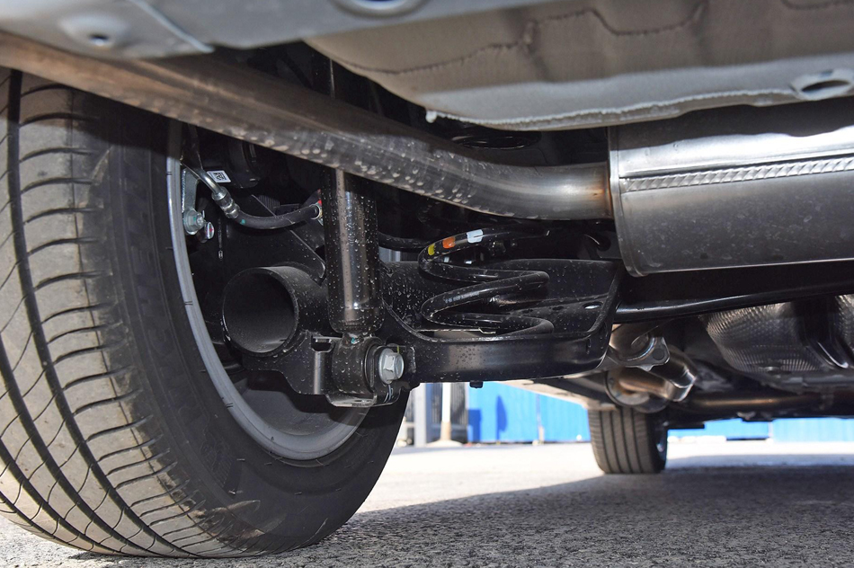 2019款 270T 自动尊享版 7座 引擎底盘