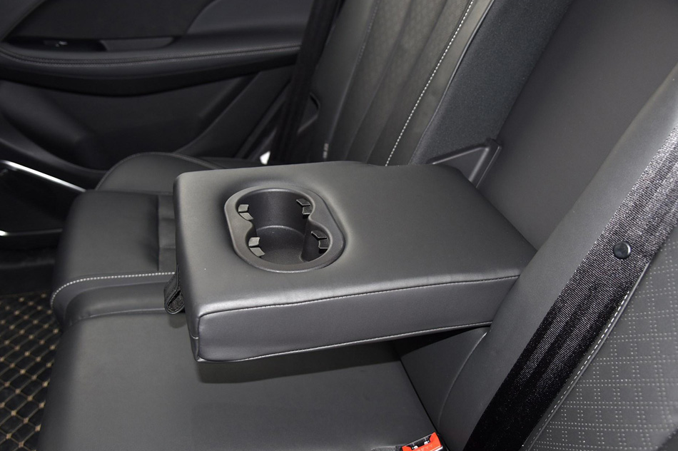 2019款 1.6T DCT尊享型 7座 座椅空间