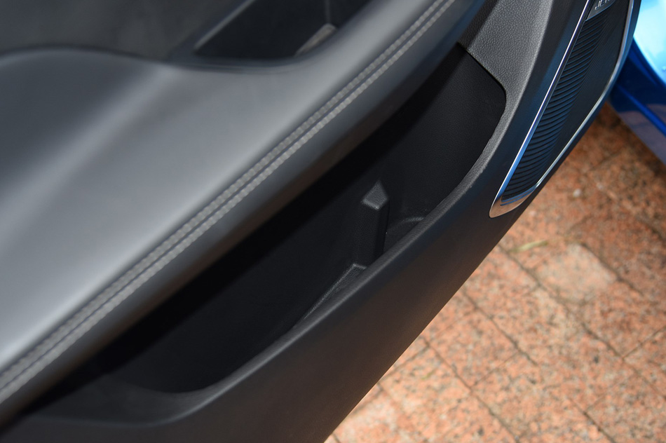 2019款 1.6T DCT尊享型 7座 座椅空间