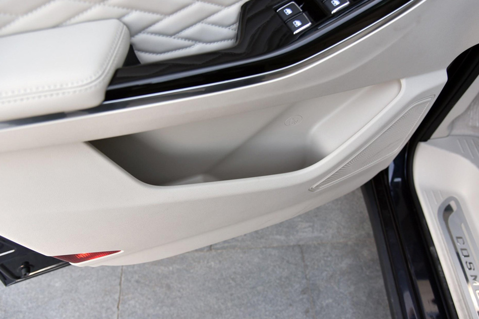 2019款 1.5T 手动旗舰型 座椅空间