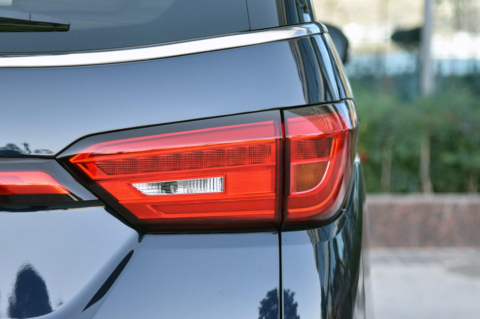 2019款 1.5T 手动旗舰型 细节