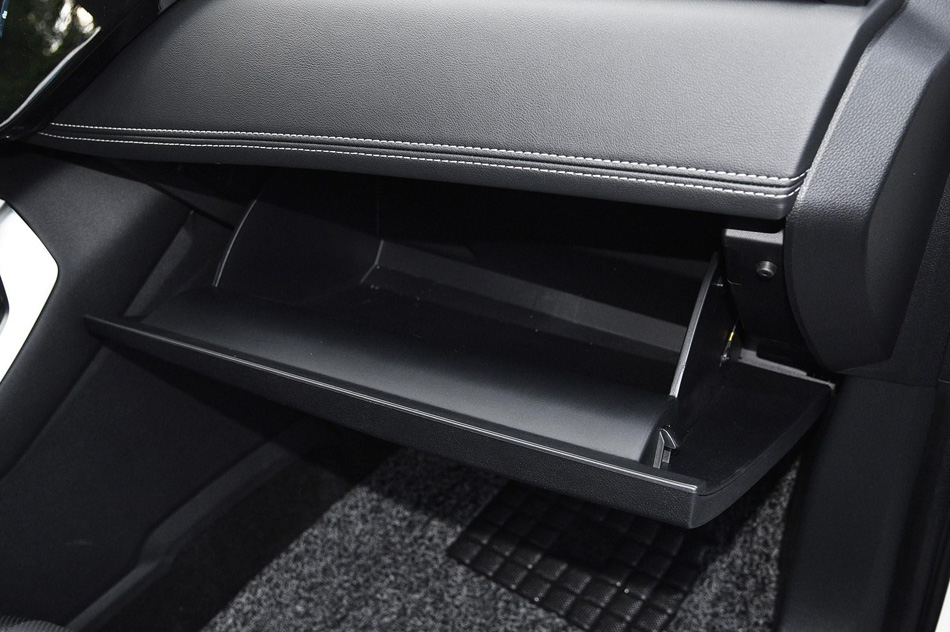 2019款 EcoBoost 145 CVT 48V尊领型PLUS 内饰